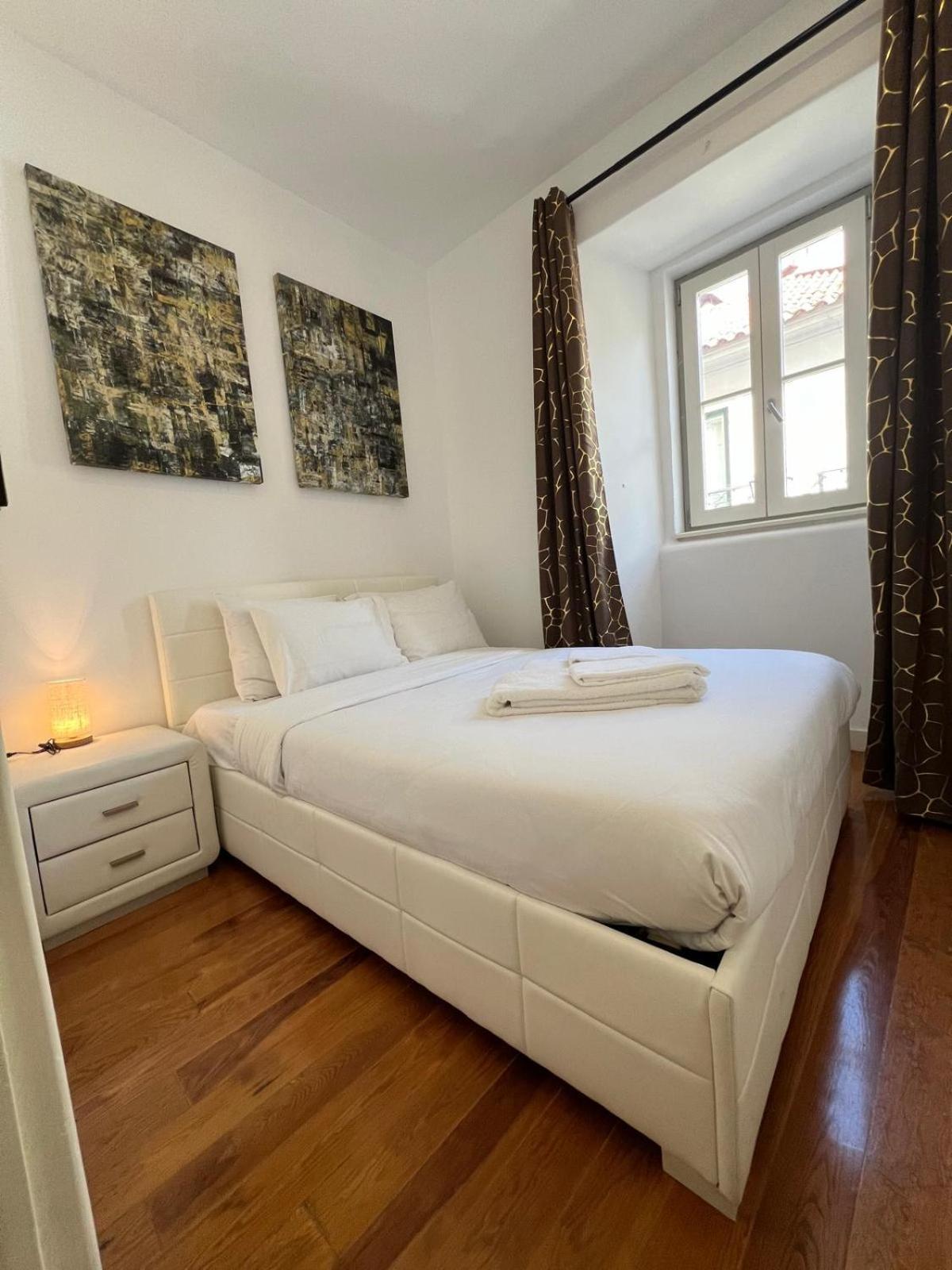 32 2 - Heart Of Lisbon Private Apartment, Bairro Alto Extérieur photo
